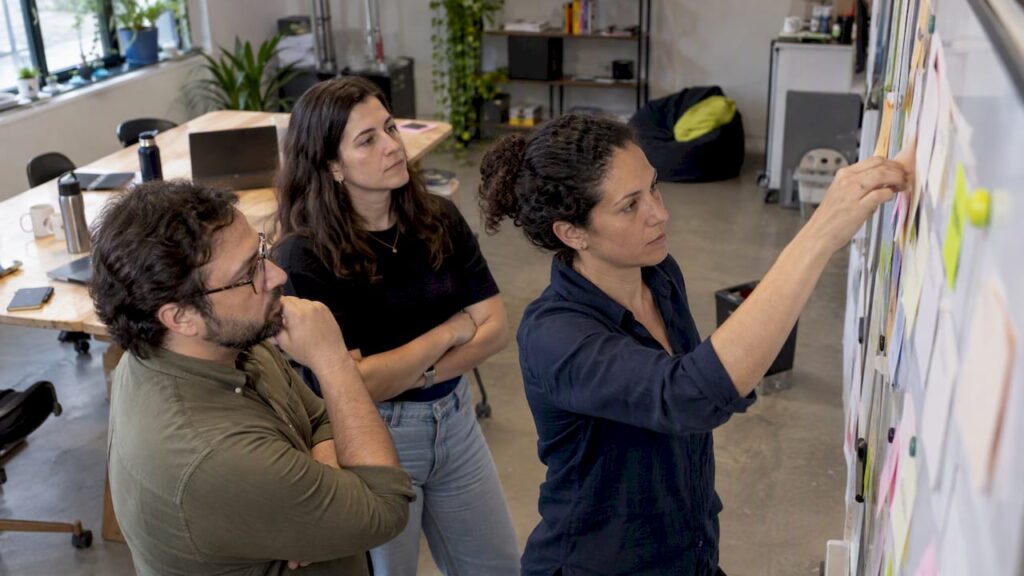 A equipe dá prioridade a projetos de pesquisa e desenvolvimento